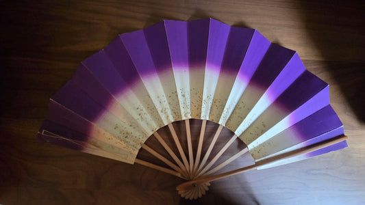 🎴 Éventail de danse japonaise (maï-ōgi) – dégradé violet et poudre d’or