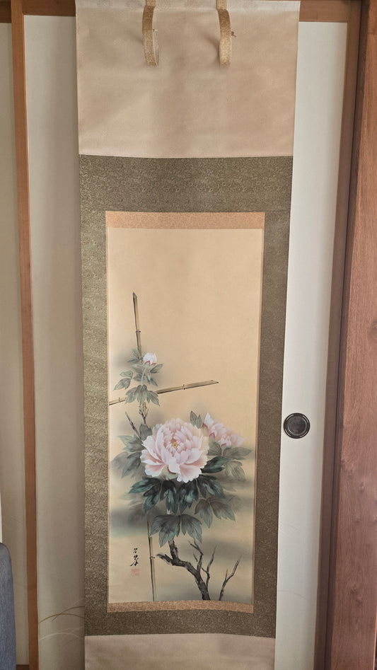 🌸 Kakejiku japonais ancien « Botan » (牡丹) – Pivoines roses et bambou, avec sa boîte d’origine