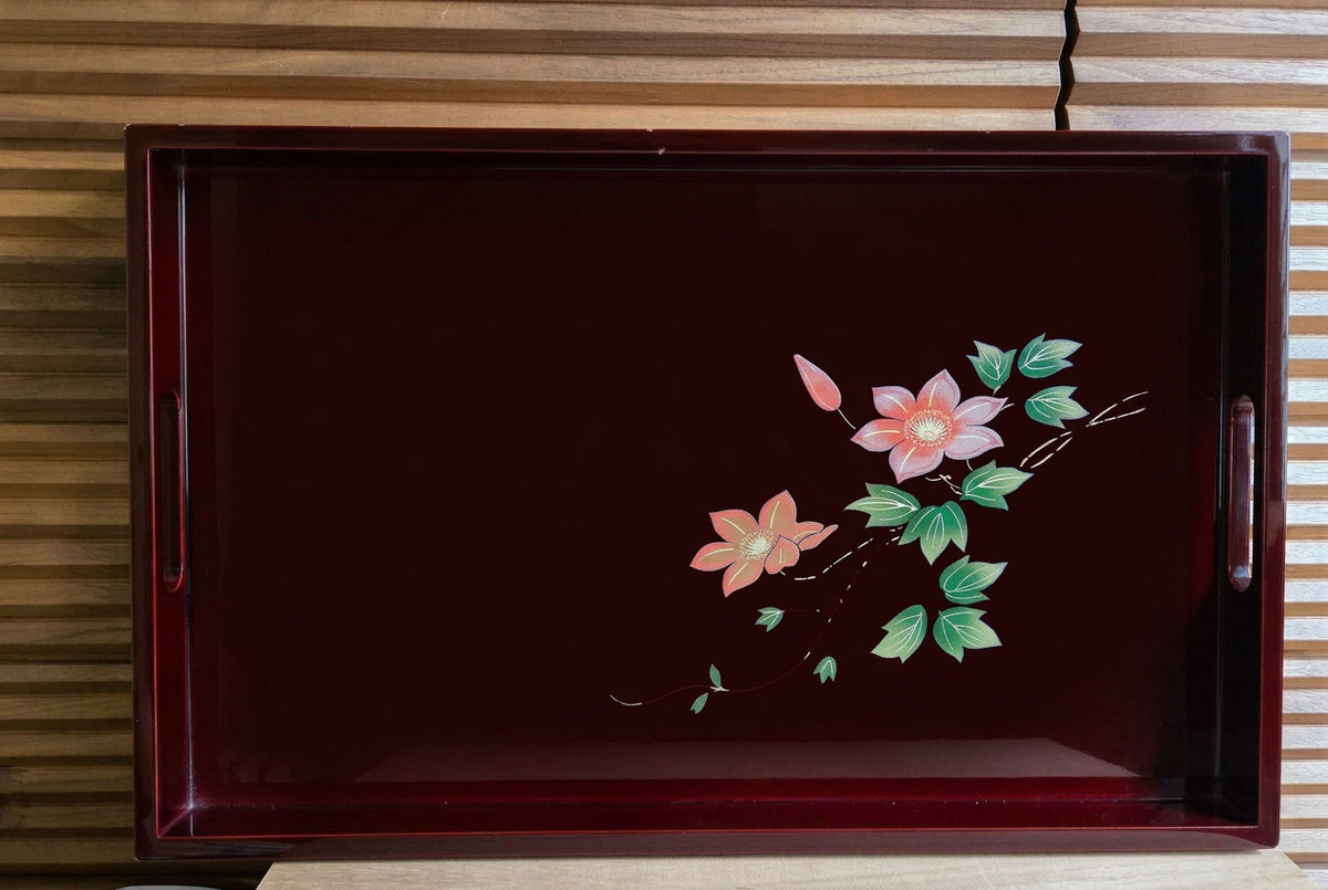 🍂 Plateau japonais en bois laqué rouge bordeaux – fleurs de clématite dorées, poignées ajourées