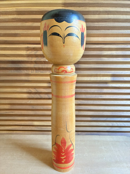 🎎 Kokeshi Naruko signée – Chrysanthème rouge et rayures