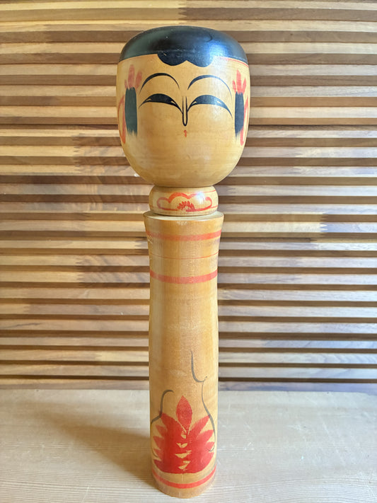 🎎 Kokeshi Naruko signée – Chrysanthème rouge et rayures