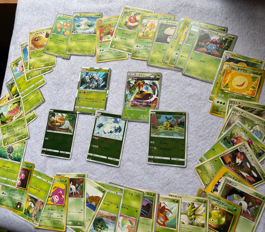 Lot Pokémon japonais, type plante, 5 cartes brillantes + environ 30 cartes normales