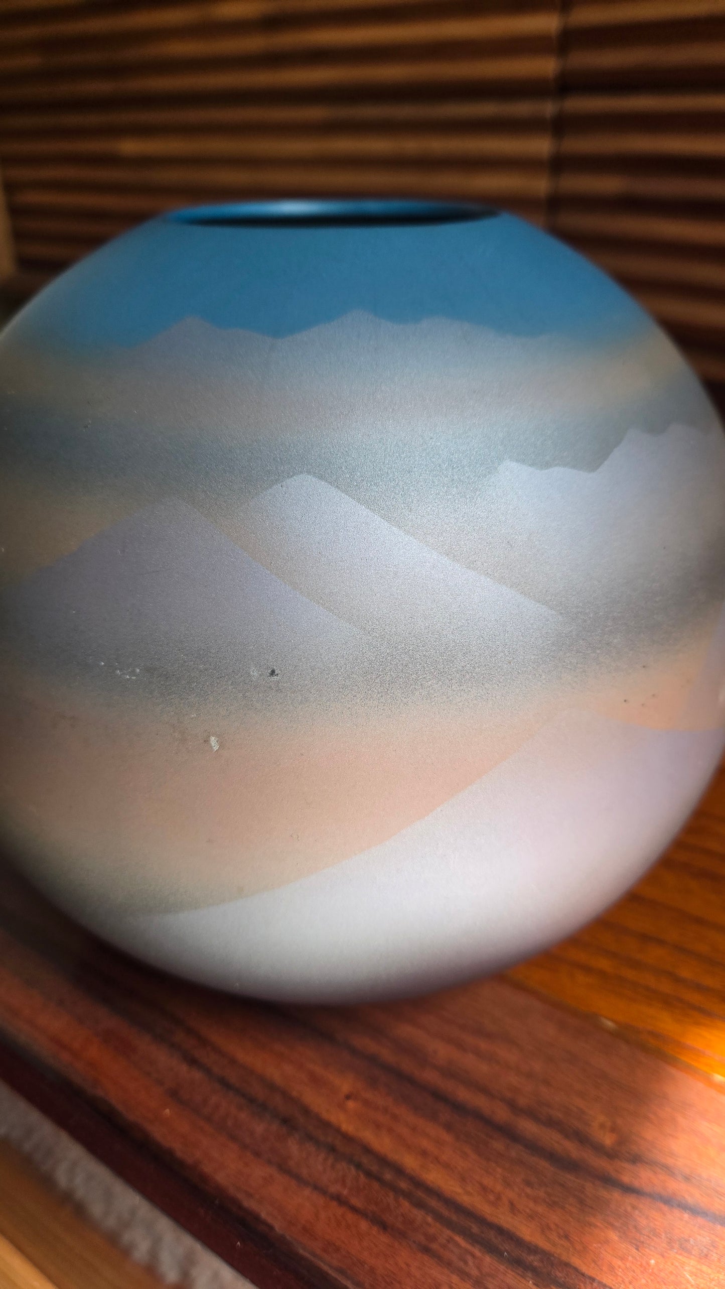 🏺 Vase japonais Kutani-yaki – Chaîne de montagnes – Forme boule – Ino Seihō – Signé