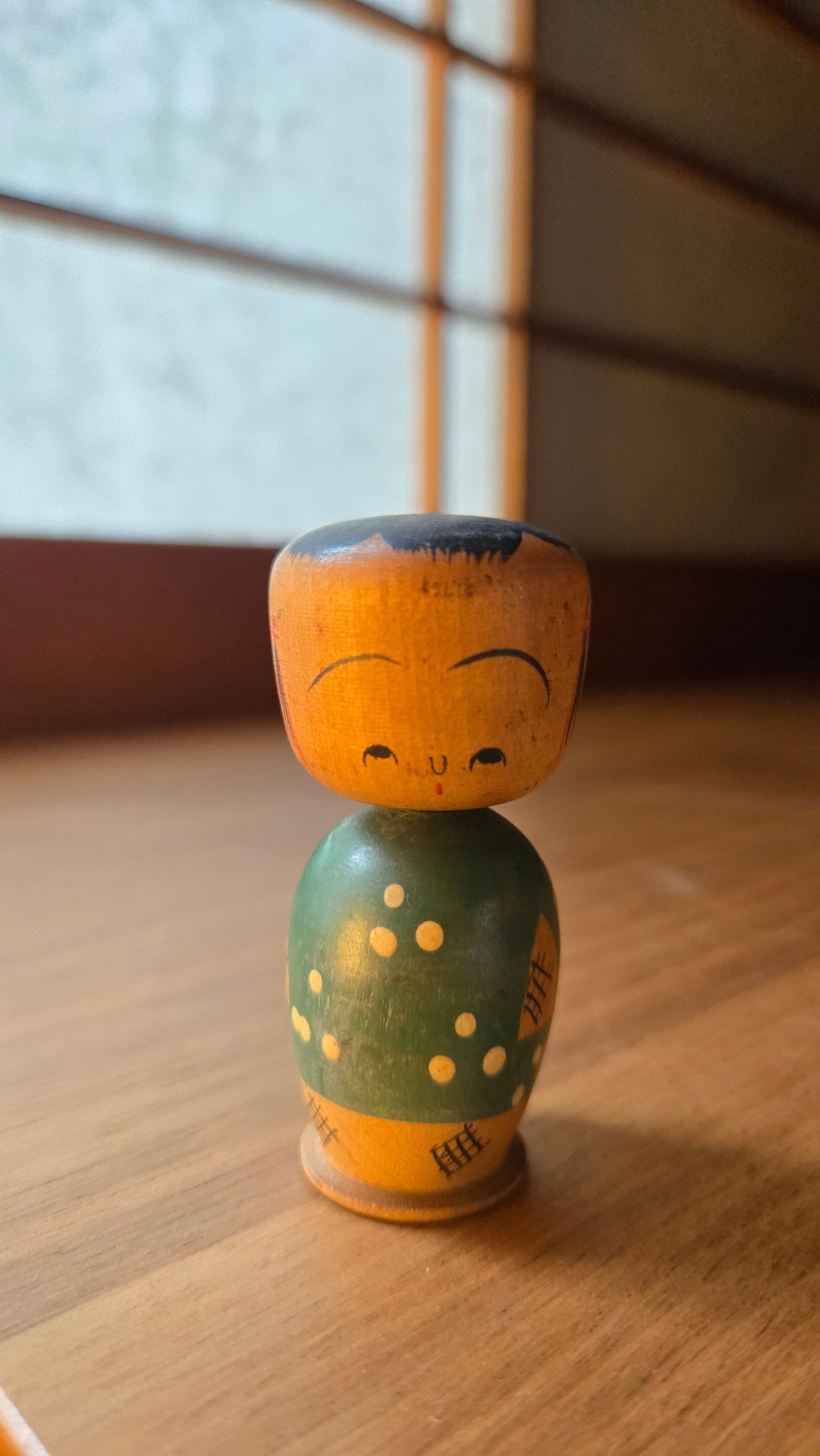 🪆 Trio de kokeshi vintage — 4 cm chacune