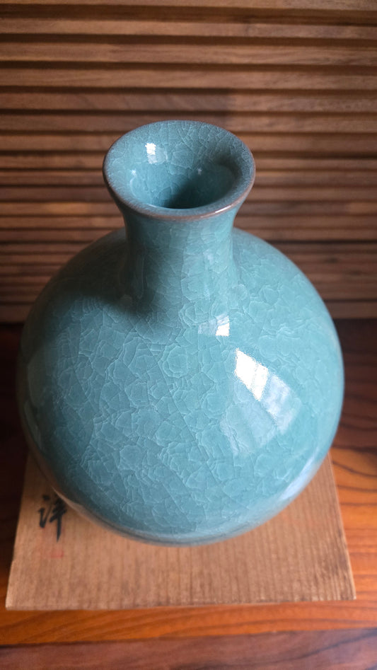 🏺 Vase céladon Shigaraki-yaki « Tsurukubi » — Tomihiro (富洋), Japon