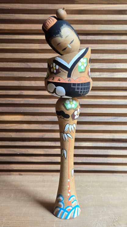 🎎 Kokeshi vintage d'Ikarigaseki – pin, bambou et prunier, vagues bleues
